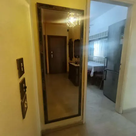 Apartment C E N T R A L