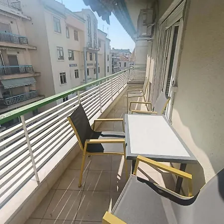 Apartment C E N T R A L